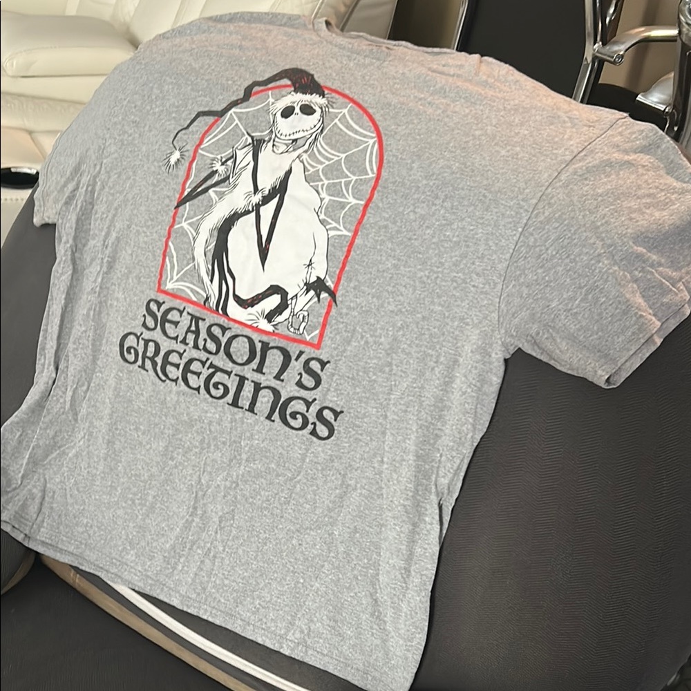 Disney’s Nightmare Before Christmas Gray ‘Season's Greetings’ T-Shirt